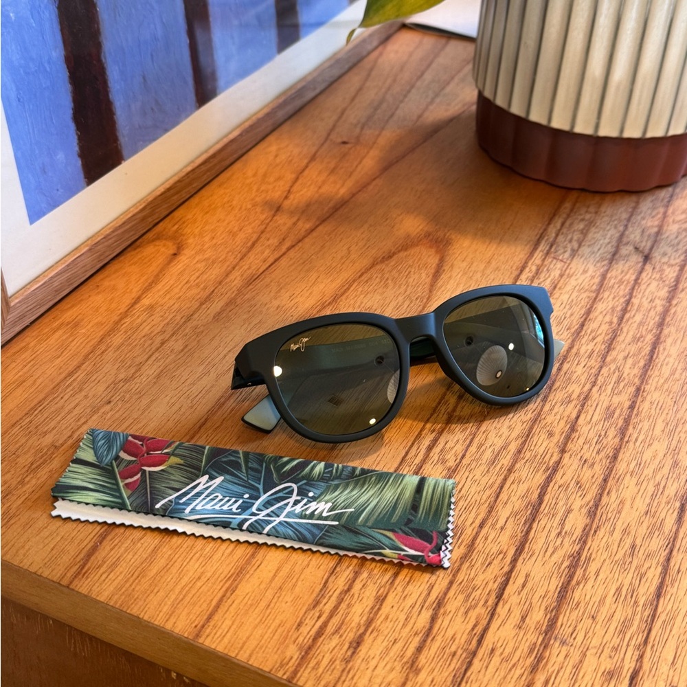 Maui Jim Maoli Sunglasses - Never worn
